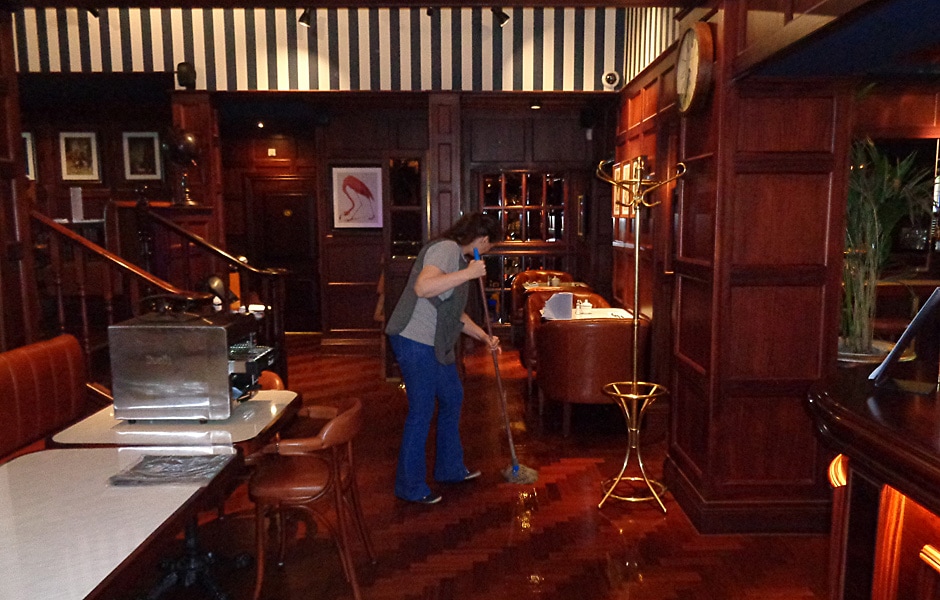 Intrinsic FM restaurant and bar cleaning services